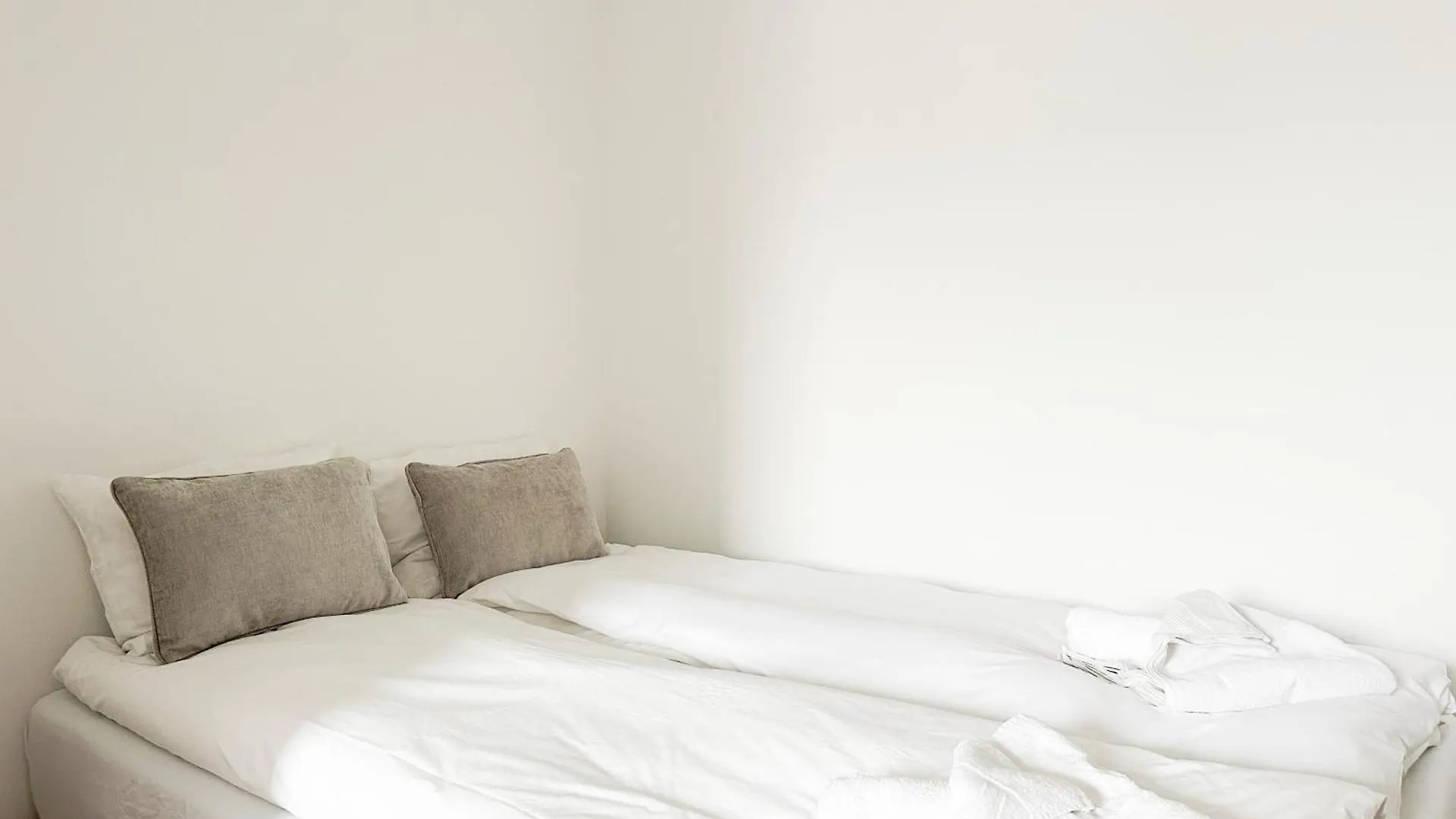 Free Parking & 2 Bedrooms Vienna 0*,  Austria